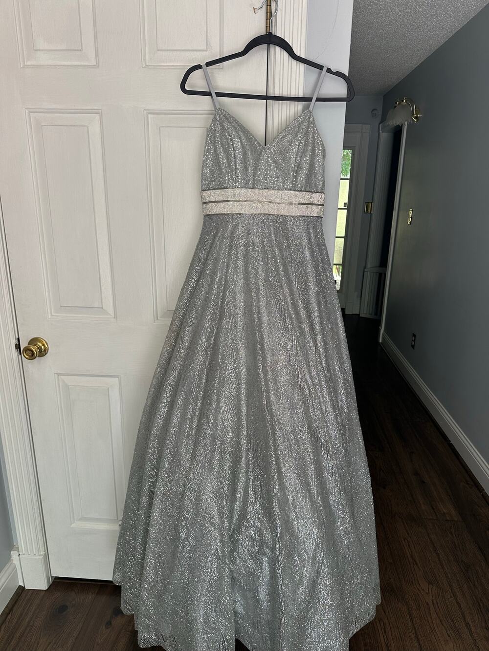 Camille La Vie Silver Glitter Rhinestone Formal Dance Wedding Dress Sz 4 READ